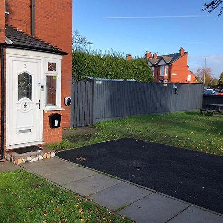 マンチェスターGarswood Road Houseアパートメント エクステリア 写真